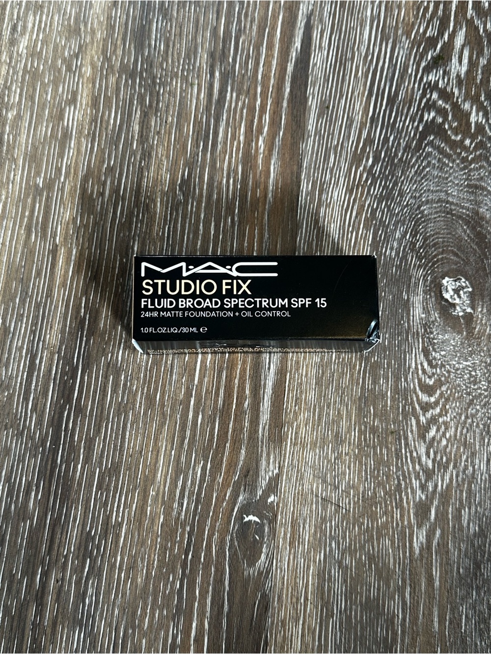 MAC Studio Fix Fluid SPF 15 Foundation - NC16